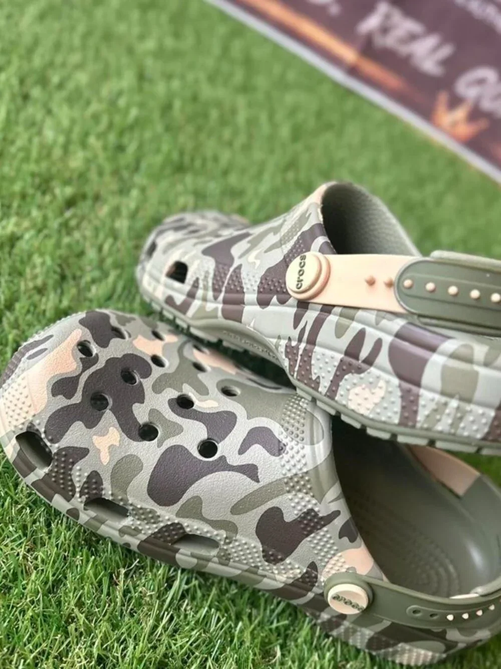 🪖 Brand New Crocs Classic Snap Backstrap Camo Clogs – Kids J6 | Camo/Multi | Or